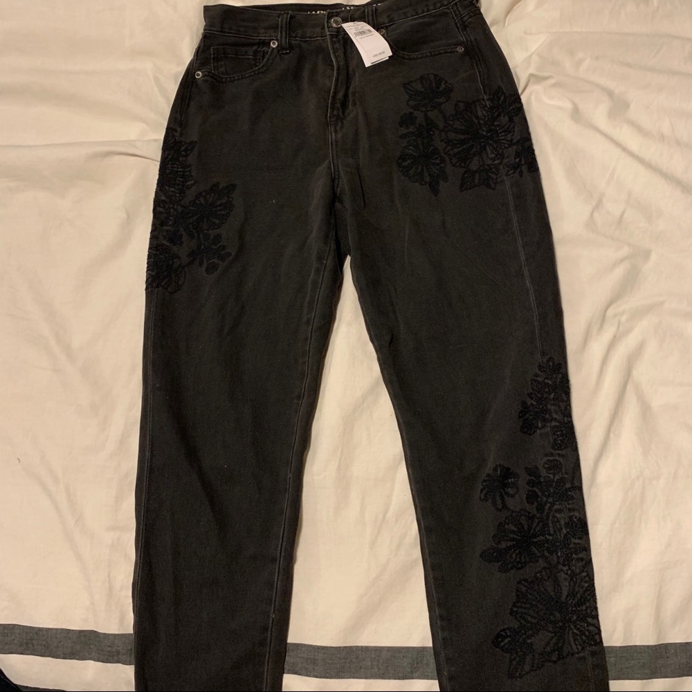 Brand new black American Eagle mom Jeans